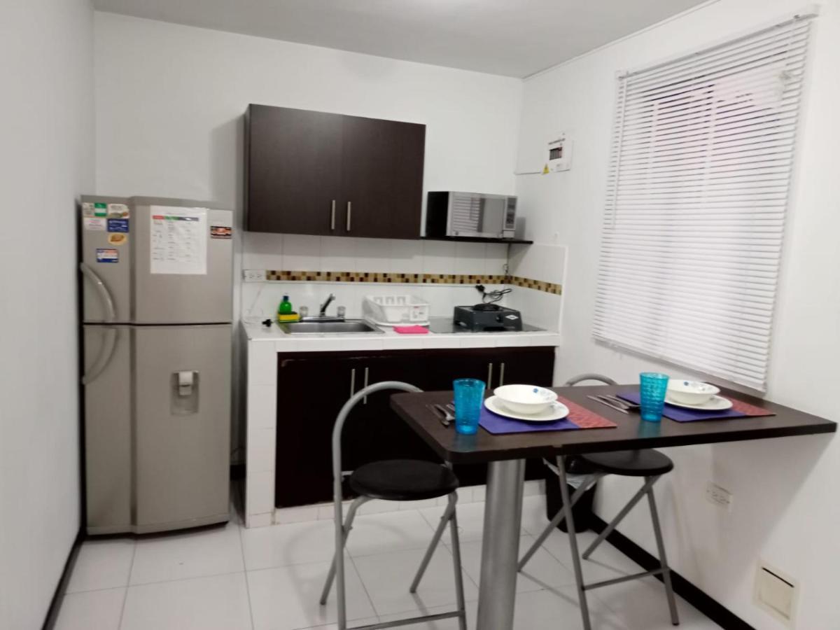 Apartasuites San Marcos Кали Екстериор снимка